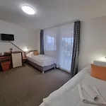 Helena & Hotel
