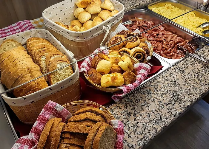 Helena & Hotel Levél