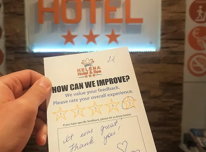 Helena & Hotel 3*